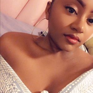 Meet your Posher, Cashena